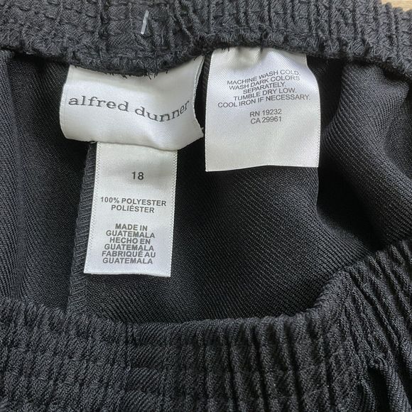 Alfred Dunner Pants Womens Size 18 Black Proportioned Medium pull on New w/flaw - Picture 3 of 9